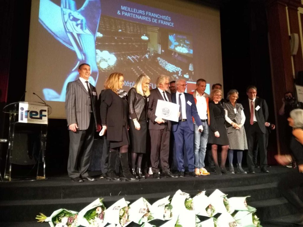 podium-iref-1